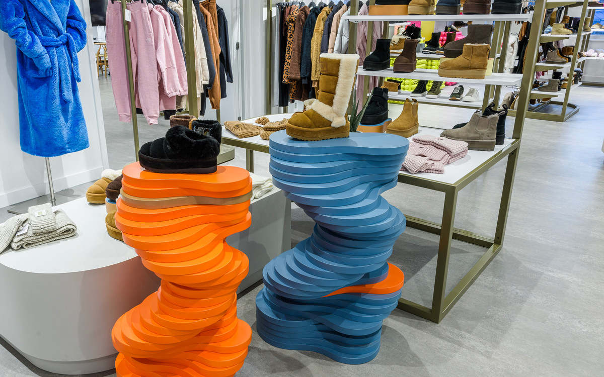 O12 Dexters Office 1701 23 033