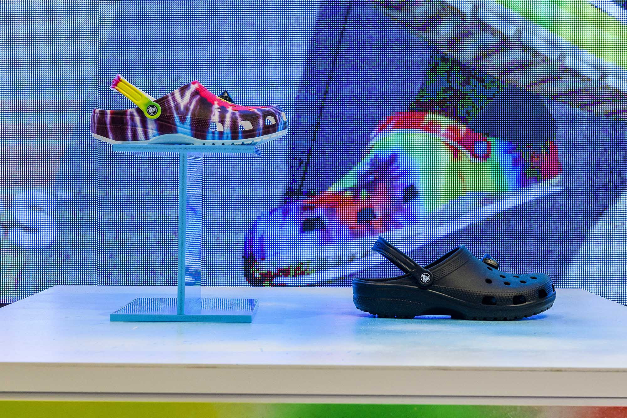 O12 Crocs Footlocker Marble Arch 2105 21 57