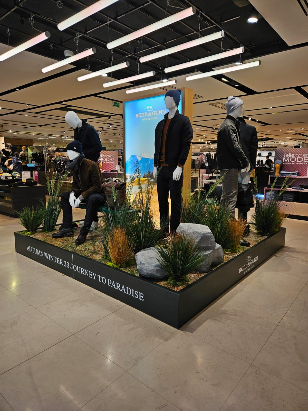 Rodd And Gunn Galeries Lafayette 4